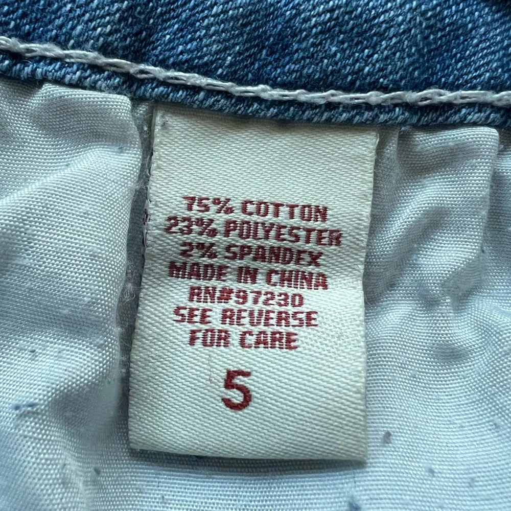 Almost Famous Distressed Blue Jean Shorts Juniors Size 5 Low rise 28x2 cutoff - Picture 3 of 10